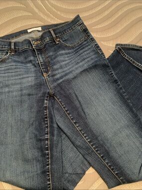 LOFT JEANS. women's. Size 10.